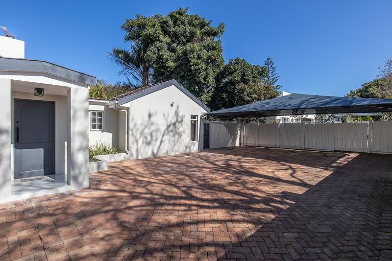 4 Bedroom Property for Sale in Constantia Western Cape